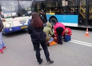 В Хмельницком автобус сбил детей на переходе