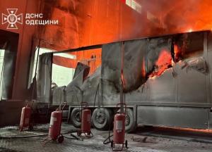 В Одеській області згоріли посилки "Нової пошти" на мільйони гривень (фото, відео)