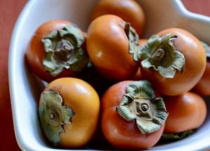 Медики объяснили, кому нельзя есть хурму