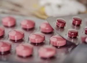 Рада запретила продажу лекарств детям до 14 лет