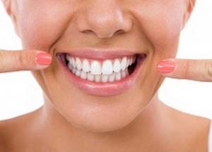 Врачи назвали продукты, разрушающие зубную эмаль