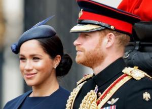 Королева против: Меган Маркл и принц Гарри столкнулись с серьезными неприятностями