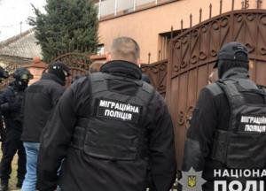 На Закарпатье мужчина удерживал в неволе трех иностранцев (фото)