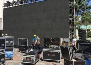 Под Радой репетируют инаугурацию