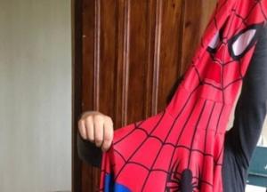 Под Киевом мужчина в костюме Спайдермена убил человека табуретом