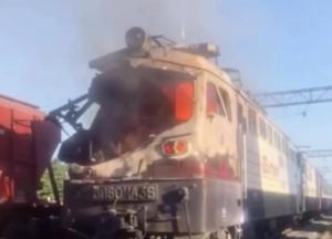 Поїзд "Одеса — Дніпро" атакував дрон, заживо згоріли машиністи: з’явилось відео