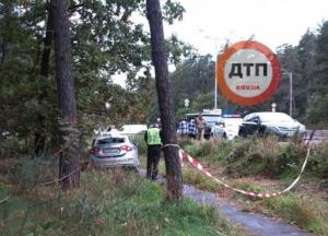 В Киеве авто насмерть сбило девушку на остановке