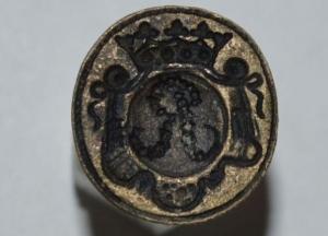 На дне Шацких озер нашли бронзовую печать 19 века (фото)