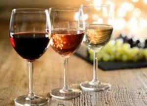 Вино помогает организму защищаться при коронавирусе — ученые