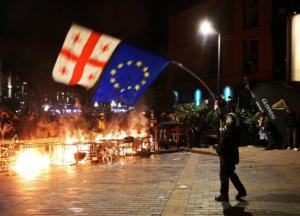 Тбілісі у вогні й антиросійських гаслах, МВС затримало 5 організаторів акції протесту (фото)
