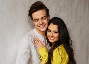 Звезда "Школы" рассталась с коллегой по сериалу после двух лет отношений (видео)