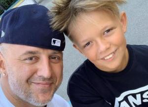 "Люблю тебя": Потап с сыном умилили сеть семейным праздничным дуэтом (видео)