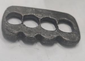 Управление юстиции выставило на аукцион кастет (фото)