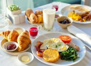 Названы самые популярные мифы о завтраке