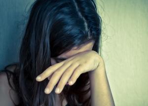 В Киевской области мужчина насиловал двух девочек с согласия их отца