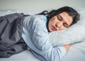 Эксперты назвали способы быстро заснуть после пробуждения ночью