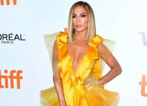 Блондинка с короткой стрижкой: Дженнифер Лопес кардинально сменила имидж (фото)