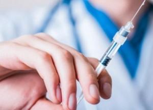 Венгрия будет бесплатно вакцинировать украинцев: кто попал в список