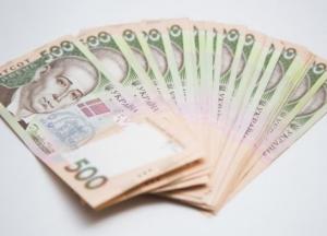 Кабмин планирует повысить зарплаты работникам органов местного самоуправления