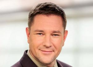 "Как много девушек хороших": Зеленский, Стогний и Орест Лютый спели джаз к 8 марта (видео)