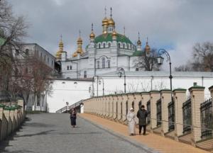 В Лавре выявили почти 100 случаев коронавируса