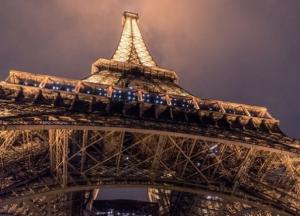 Эйфелева башня в Париже сменит свой цвет