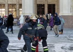 В центре Харькова пожар в университете имени Каразина (видео)