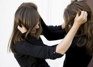 Под Днепром 12 подростков жестоко избили девочку: есть подробности