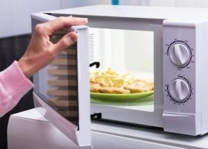 Названы продукты, которые категорически нельзя разогревать в микроволновке