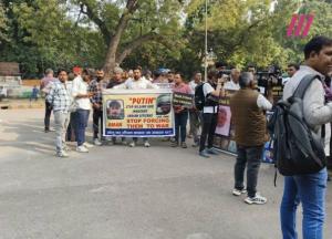 В Індії родичі громадян, яких обманом завербували до російської армії, вийшли на мітинг (відео)