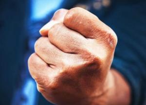 На Закарпатье мужчину до смерти избили в собственном дворе