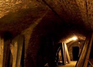 Во Франции нашли подземный склеп с останками возрастом 3,5 тысячи лет 