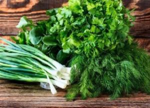 Медики рассказали, кому противопоказаны петрушка и укроп