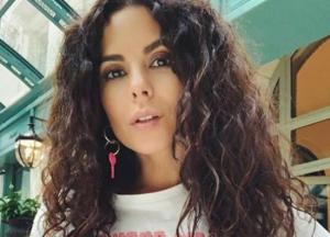 Настя Каменских восхитила поклонников снимком в нижнем белье (фото)