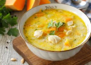 Медик рассказала, кому нельзя есть суп 