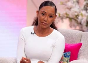 Ослепла вокалистка Spice Girls: что произошло