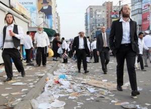 Близько 35 тисяч хасидів вже прибули до Умані на Рош га-Шана: відео масової молитви 