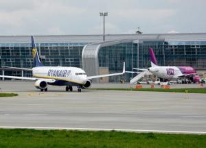 Ryanair ввел спеццены на билеты для пассажиров отмененных у WizzAir авиарейсов