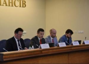 В Украине сократили руководителей половины таможен