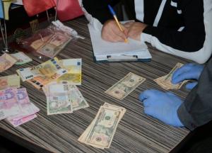 Директор центра одного из харьковских вузов попался на крупной взятке (фото)
