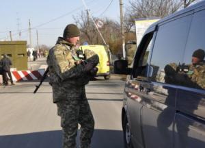 В очередях на КПВВ на Донбассе застряли 240 автомобилей