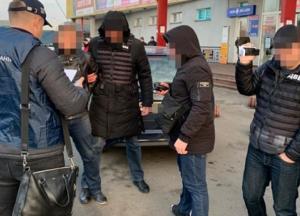 В Киеве на взятке задержали оперуполномоченного Деснянского управления полиции (фото)