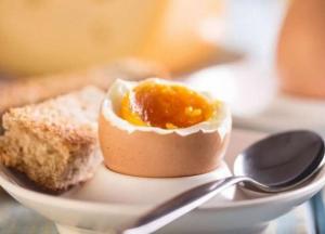 Медики объяснили, кому противопоказаны яйца