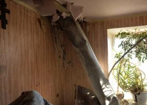 У Миколаєві російська ракета влучила у квартиру: важко поранені дві людини (фото)