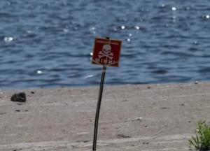 З’явились моторошні відео: людей в Затоці після вибуху міни збирають по частинам