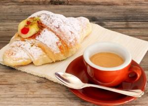 Диетологи назвали продукты, которые нельзя есть натощак