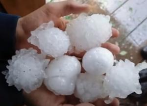 В России выпал гигантский град в форме коронавируса (видео)