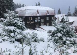 Знаменитый украинский курорт засыпало снегом (фото, видео)
