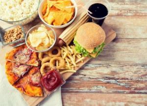 Медики рассказали, какие продукты могут навредить зрению