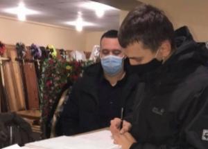 Нарушение карантина выходного дня: в Калуше полиция составила протокол на ритуальную службу